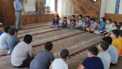 YAZ KUR’AN KURSLARINDA SEMİNERLER DÜZENLENDİ