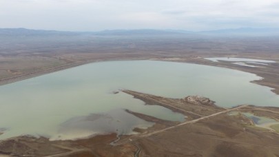 YEDİKIR BARAJ GÖLÜ'NDE SU SEVİYESİ YÜZDE 15'E DÜŞTÜ