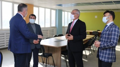 YENİ KÜTÜPHANE HAKKINDA BİLGİLER ALDI