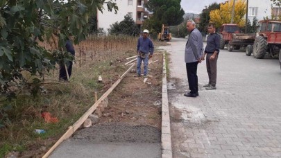 YENİ MAHALLEDE KALDIRIMLAR YENİLENİYOR