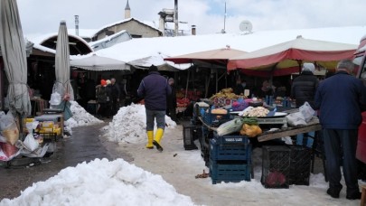 YOĞUN KAR YAĞIŞI PAZARI OLUMSUZ ETKİLEDİ