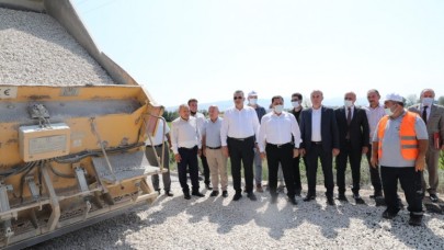 YOL YAPIM ÇALIŞMALARINI YERİNDE İNCELEDİLER