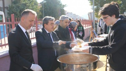YÖRESEL YEMEKLER TANITILDI