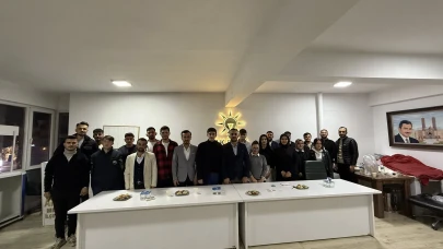 AK Gençlik Toplantıda Buluştu