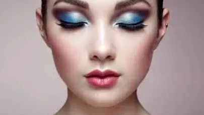 Kadın Makyaj Trendleri: 2025’te Doğallık, Işıltı ve Zarafet Ön Planda