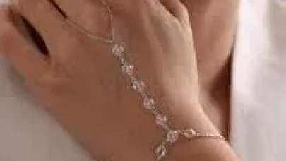 Şahmaran Bileklik Modası 2025’te Yeniden Yükselişte!