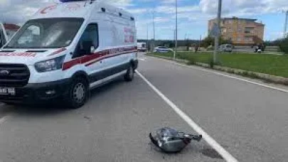 Hafif ticari araç ile iki motosiklet çarpıştı: 2 yaralı