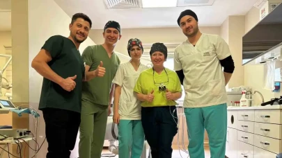 16 yaşındaki hastaya doğal diş nakli yapıldı