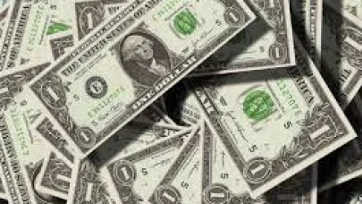 Rüyada Dolar Görmek Ne Anlama Gelir? Maddi Kazanç mı, Manevi Uyarı mı?