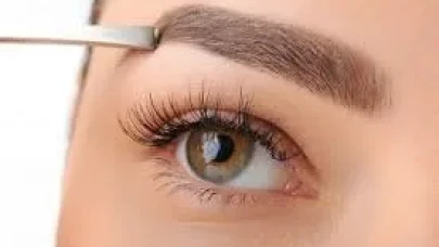 2025’in Kaş Modası: Doğallık, Denge ve Zarafet Ön Planda