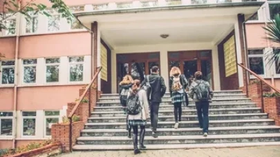 Rüyada Okul Görmek Ne Anlama Gelir? Uzmanlar Uyarıyor!