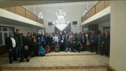 Baba-Oğul Namaz Buluşması Sürüyor