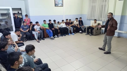 Gümüşhacıköy’de Öğrencilere Vatan ve Şehitlik Sohbeti