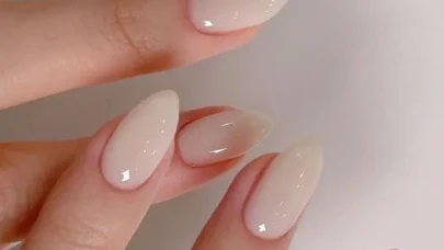 2025’in Göz Kamaştıran Trendlerinden Biri: Kalıcı Oje Modası Yeniden Sahnede!