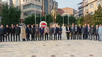 Öğretmenler ‘Başöğretmen’in Huzurunda