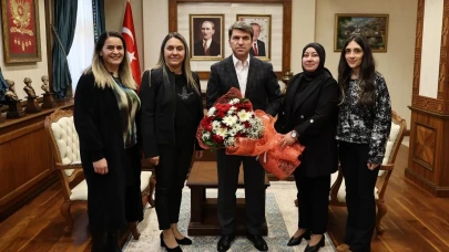 Ziyaret Trafiği Yoğun: Vali Bakan Konuklarını Ağırladı