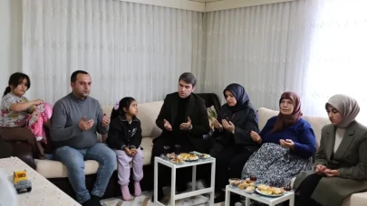 Bakan’dan Şehit Ailesine Taziye Ziyareti