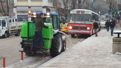 Merzifon’da Kar Mesaisi: Belediye Ekipleri 7/24 Sahada