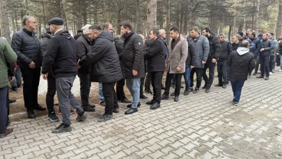 Merzifon Gençleri Nazım Belli'yi Uğurladı