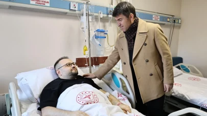 Vali Bakan’dan Rahatsızlanan Başhekime Ziyaret