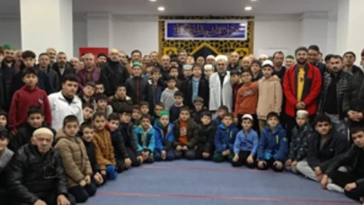 Suluova’da Baba-Oğul Camide Buluştu