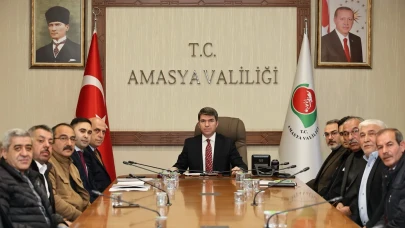 Amasya’da Muhtarlar Valilikte