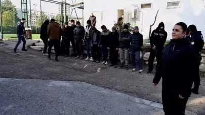 Amasya’da Göçmen Kaçakçılığı Operasyonu: 13 Düzensiz Göçmen Yakalandı