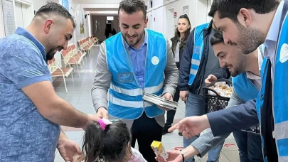 AK Parti Gençlik Kolları’ndan Anlamlı Ramazan Programı