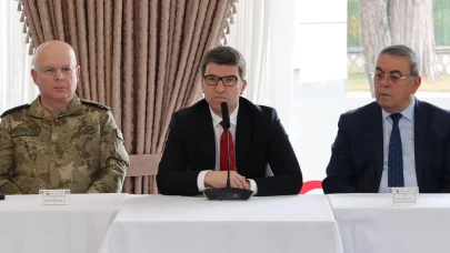 Vali Bakan Protokol Üyeleriyle Bayramlaştı