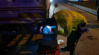 Motosiklet Kazasında Park Halindeki Kamyonete Çarpan Sürücü Yaralandı