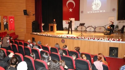 7 Şair, 7 Şiir ve Türküler Etkinliği Düzenlendi