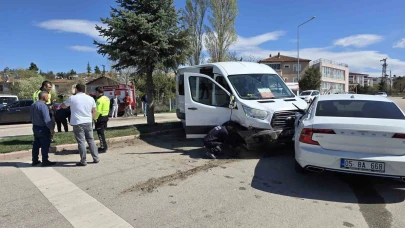 Amasya’da diyaliz hastalarını taşıyan minibüs kazaya karıştı: 11 yaralı