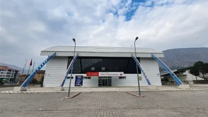 Amasya Kapalı Yüzme Havuzu Hizmete Açıldı