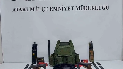Komşuyu tehditten arama yapılan evde cephanelik gibi malzeme çıktı
