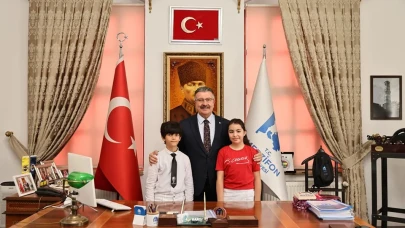 Merzifon’da Başkanlık Koltuğu Miniklere Emanet!