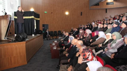 Amasya’da Hacı Adaylarına Hac Eğitim Semineri Düzenlendi