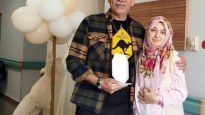 DOKTOR İKİZLERİ KURTARDI, GENÇ ANNE PLAKETLE TEŞEKKÜR ETTİ