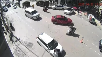 Amasya’da Otomobilin Yayaya Çarptığı Kaza Kamerada