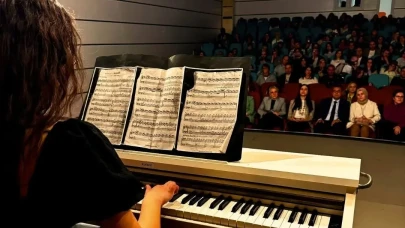Kutlubey Müzik Şöleni’nde Yetenekler Sahne Aldı