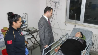 Karaşar Köyü’nde Yıldırım Paniği: Kaymakam Demirgül Yaralı Vatandaşı Ziyaret Etti