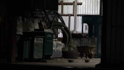Çöp ayrıştırma makinesine sıkışan genç hayatını kaybetti