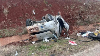 Yoldan çıkan otomobil takla attı: 4 yaralı