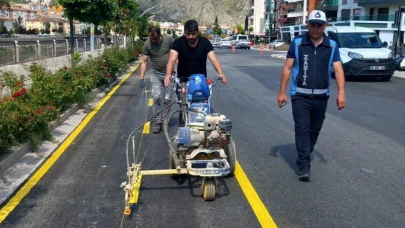 Amasya Belediyesi’nden Ulaşımda Hem Güvenlik Hem Estetik: Necip Fazıl Caddesi Yenilendi