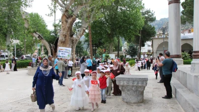 Minikler İçin Coşkulu Kapanış: Sultan II. Beyazıt Camii’nde Neşe Dolu Anlar