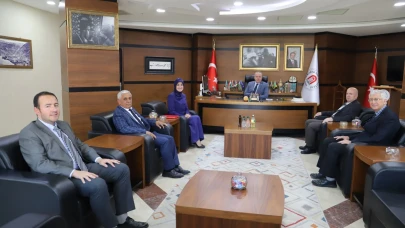 Amasya SGK İl Müdürü Nurcan Yurt Şenel’den AÜ Rektörü Prof. Dr. Turabi’ye Anlamlı Ziyaret