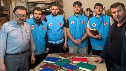 Gençler Yıpranmış Kur’anları Yeniden Hayata Döndürdü