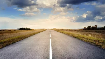 Rüyada Yol Görmek Ne Anlama Gelir? İşte Rüya Tabircilerine Göre Anlamı ve Detaylı Yorumlar