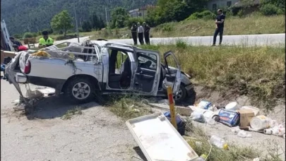 PİKAP TAKLA ATTI, YARALILAR VAR