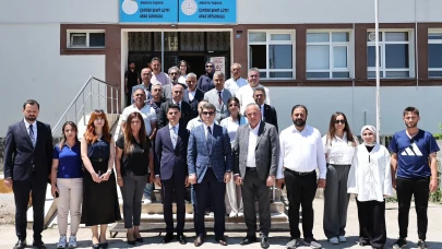 Vali Bakan Taşova’da Öğrencilerle Buluştu