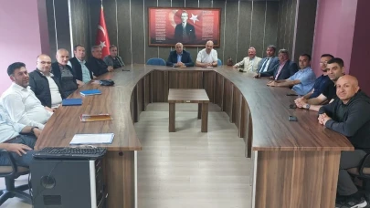 Gümüşhacıköy’de Eğitim Zirvesi: Müdürler Bir Araya Geldi!